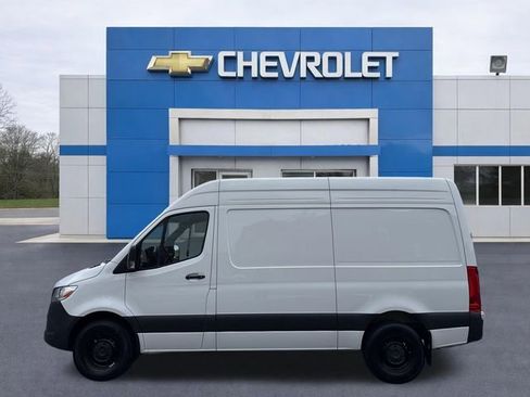 Used 2025 Mercedes-Benz Sprinter 2500 image 4