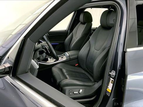 Used 2021 BMW X5 xDrive40i w/ Executive Package image 13