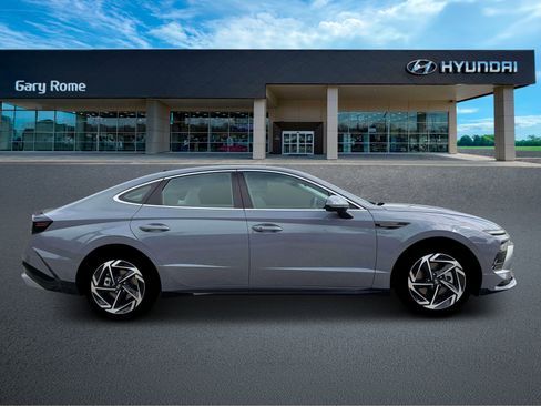 New 2026 Hyundai Sonata SEL FWD image 9