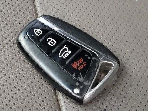 Used 2017 Hyundai Santa Fe Sport 2.0T image 32