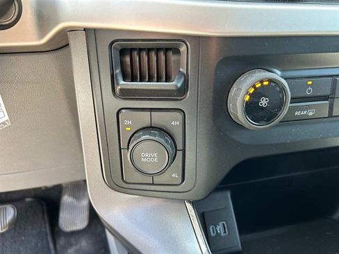 Used 2021 Ford F150 XLT image 31