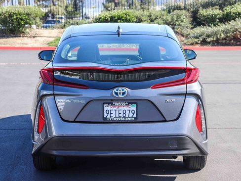 Certified 2022 Toyota Prius Prime XLE FWD image 6
