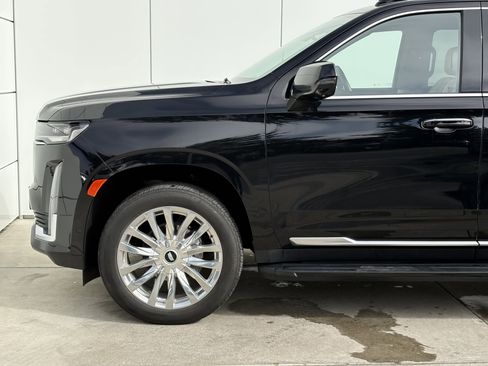 Certified 2024 Cadillac Escalade Premium Luxury image 5