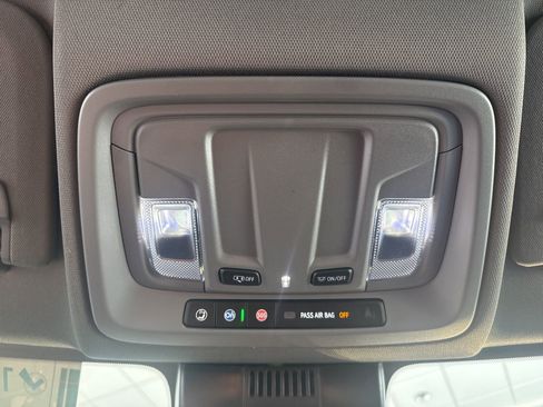 Used 2025 GMC Sierra 1500 SLT image 36