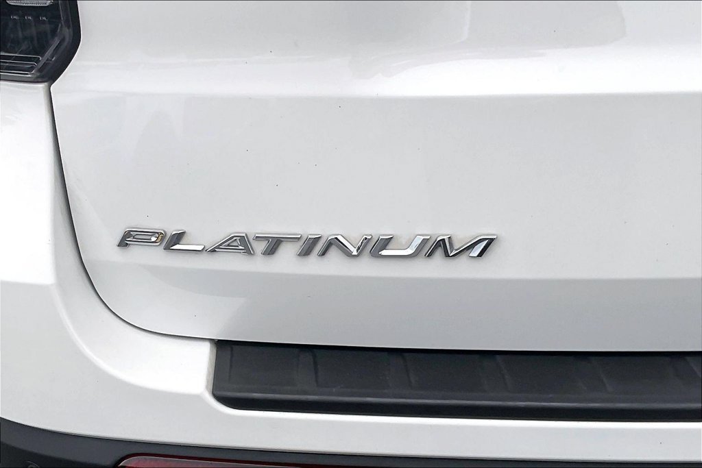 Used 2025 Ford Explorer Platinum w/ Ultimate Package AWD/4WD image 7