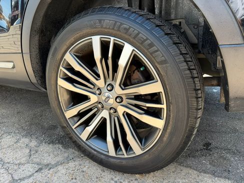 Used 2016 Ford Explorer Platinum AWD/4WD image 30