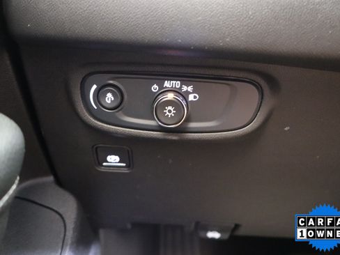 Used 2024 GMC Terrain SLE FWD image 33