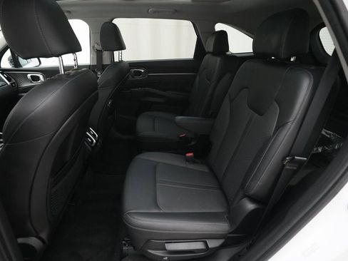 Used 2022 Kia Sorento SX image 16