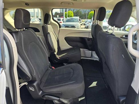 Used 2023 Chrysler Voyager LX FWD image 14