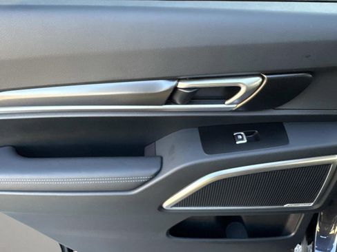 New 2025 Kia Telluride LX image 18