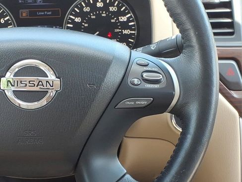 Used 2018 Nissan Pathfinder Platinum AWD/4WD image 14
