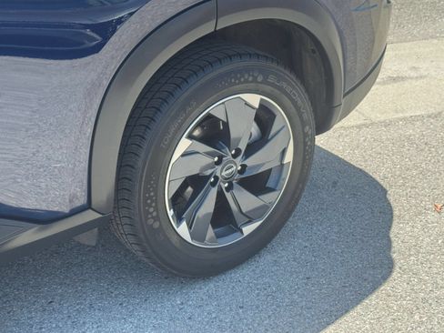 Used 2025 Nissan Rogue SV FWD image 27
