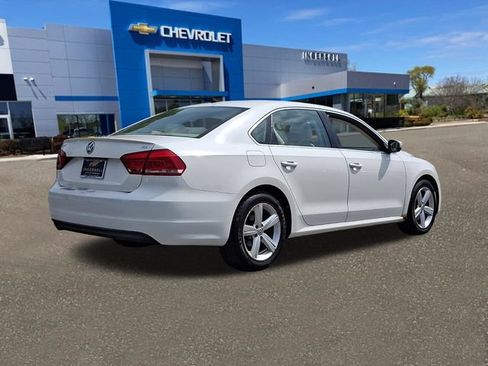 Used 2013 Volkswagen Passat 2.5 SE FWD image 23