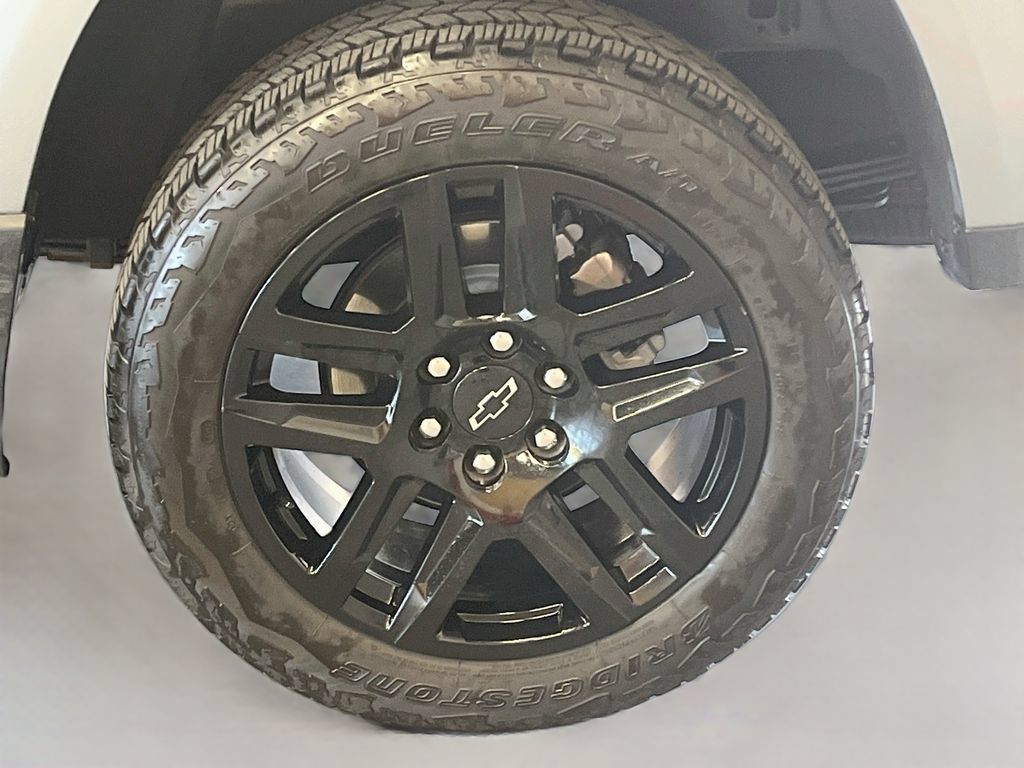 Used 2025 Chevrolet Colorado Z71 w/ Z71 Convenience Package 2 AWD/4WD image 32