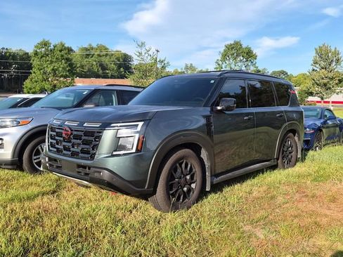 Used 2026 Nissan Armada PRO-4X AWD/4WD image 2