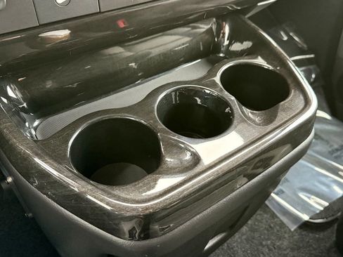 Used 2023 GMC Savana 2500 image 21