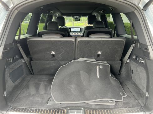Used 2025 Mercedes-Benz GLS 450 4MATIC w/ AMG Line Exterior image 34