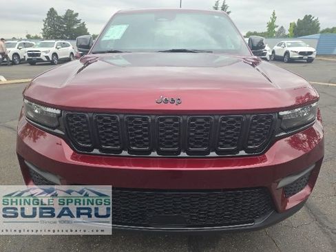 Used 2024 Jeep Grand Cherokee Altitude AWD/4WD image 10