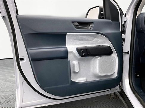 Used 2025 Ford Maverick XLT image 24