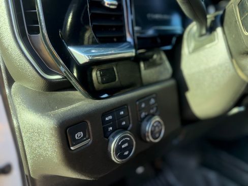 Used 2024 Chevrolet Silverado 3500 LT w/ Convenience Package image 20