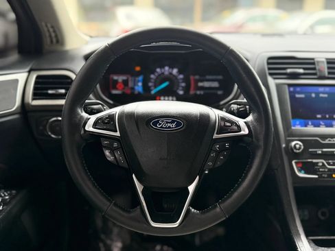 Used 2020 Ford Fusion SE w/ Equipment Group 151A FWD image 26