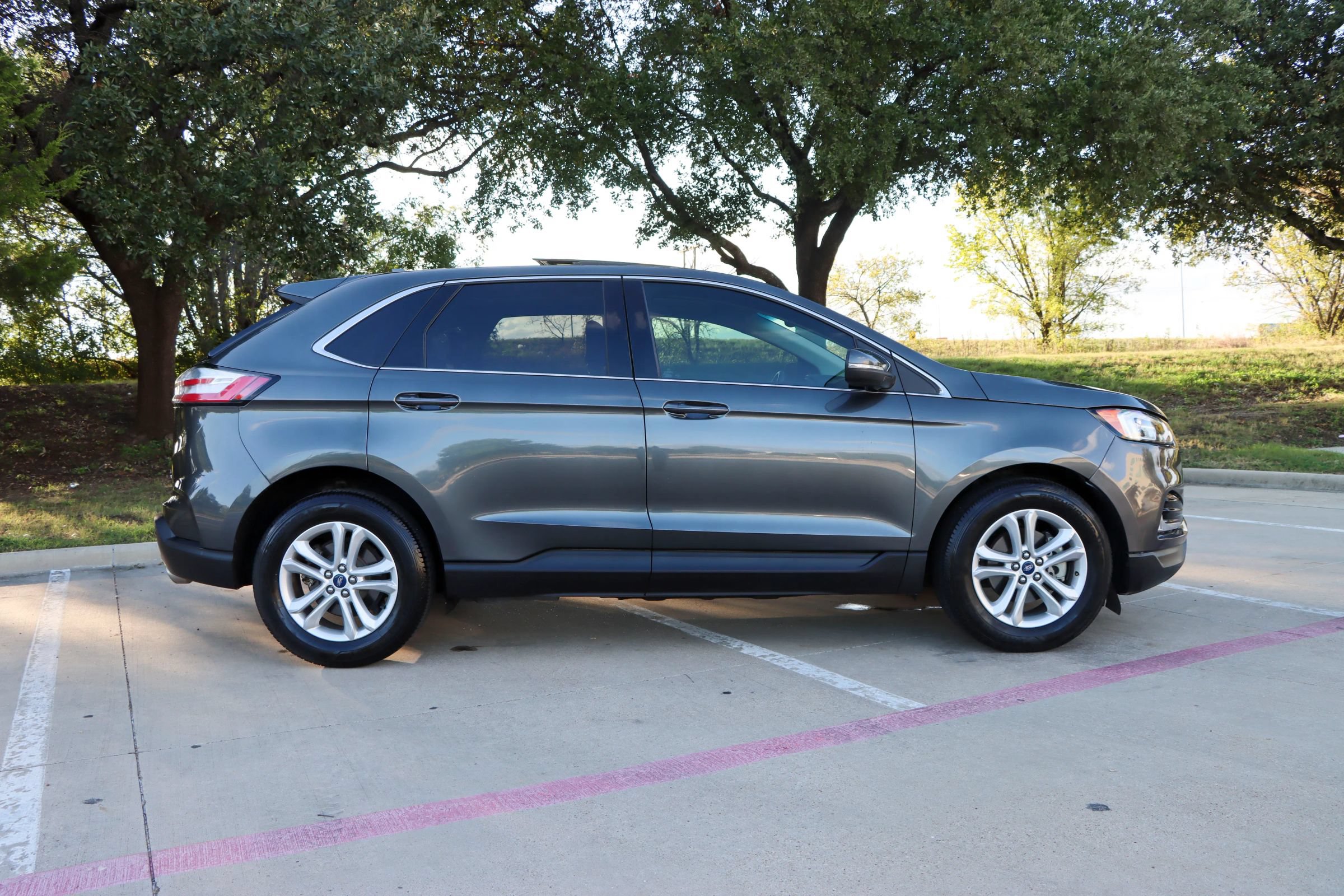 Used 2019 Ford Edge SEL w/ Equipment Group 201A FWD image 8