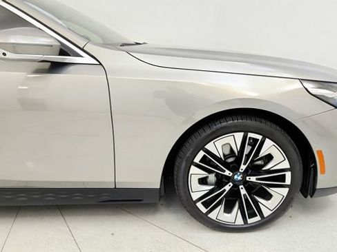 Used 2026 BMW 530i RWD image 21