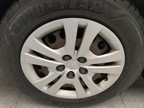 Used 2020 Chevrolet Sonic LT image 31