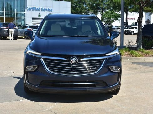 Used 2024 Buick Enclave Essence FWD image 2