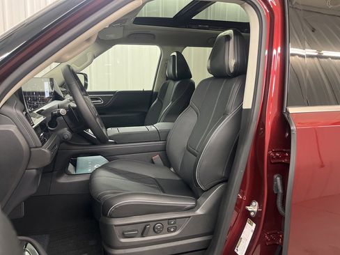 Certified 2025 INFINITI QX80 Sensory image 11