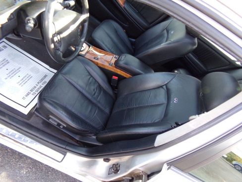 Used 2003 INFINITI I35 w/ Sunroof & Sunshade Pkg image 11