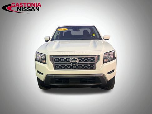 Used 2024 Nissan Frontier SV image 5