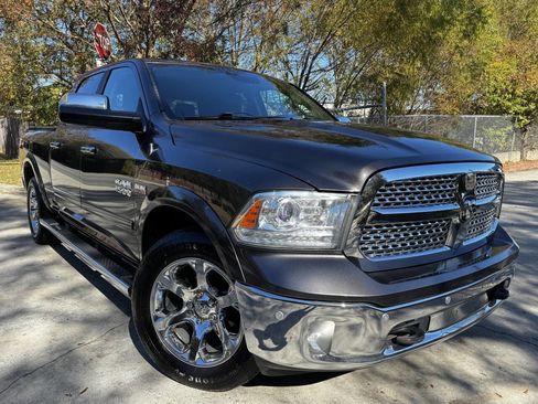 Used 2014 RAM 1500 Laramie w/ Convenience Group image 3