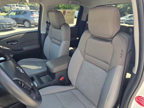 Used 2023 Nissan Frontier SV w/ Technology Package AWD/4WD image 14