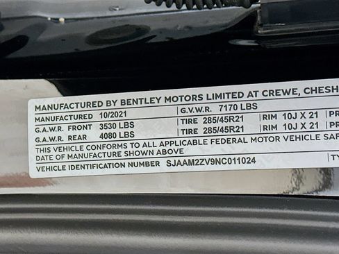 Used 2022 Bentley Bentayga AWD/4WD image 48
