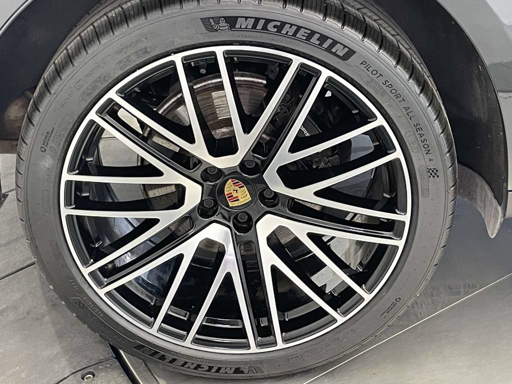 Certified 2023 Porsche Panamera 4 AWD/4WD image 59
