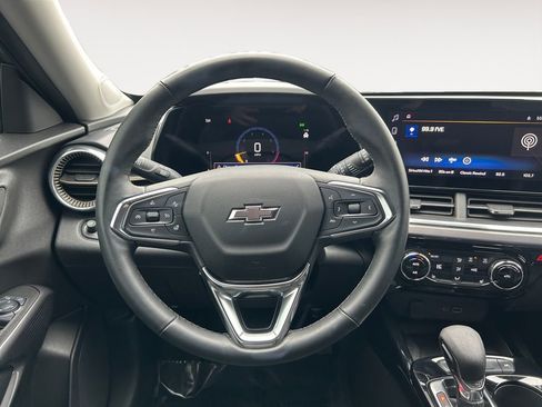 Used 2025 Chevrolet Trax ACTIV w/ Sunroof Package FWD image 14