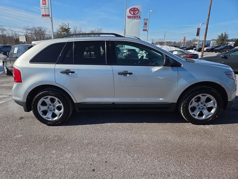 Used 2013 Ford Edge SE image 2