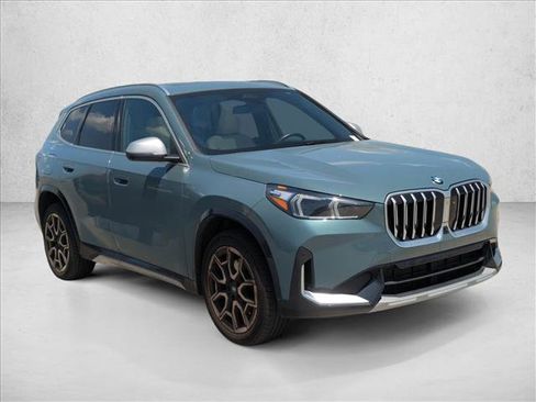 Used 2024 BMW X1 xDrive28i w/ Premium Package AWD/4WD image 3