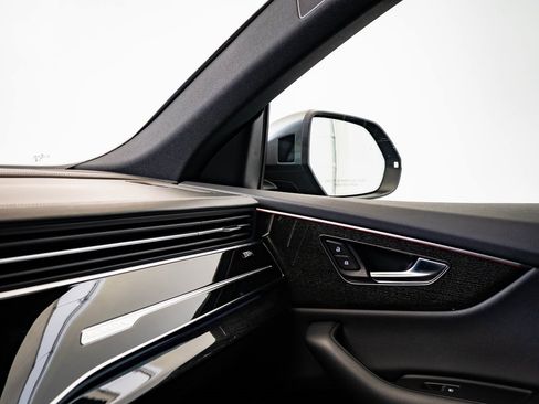 Used 2021 Audi Q8 Prestige image 34