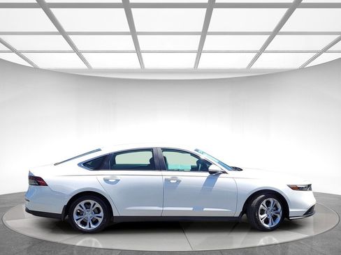 Certified 2025 Honda Accord LX image 2