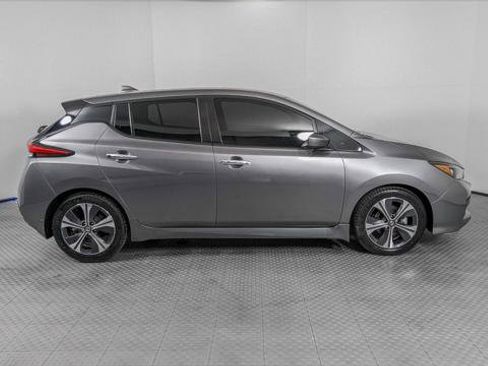 Used 2020 Nissan Leaf SV w/ SV Technology Package image 9
