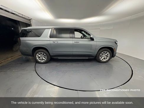 Used 2025 Chevrolet Suburban Premier image 7