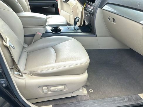 Used 2009 Kia Borrego EX w/ Premium Pkg RWD image 31