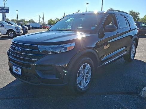Certified 2023 Ford Explorer XLT AWD/4WD image 3