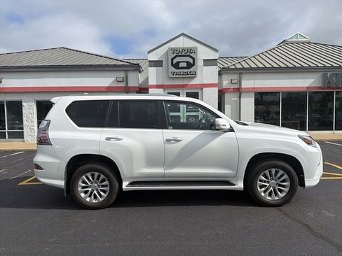 Used 2022 Lexus GX 460 Premium w/ Premium Package AWD/4WD image 12