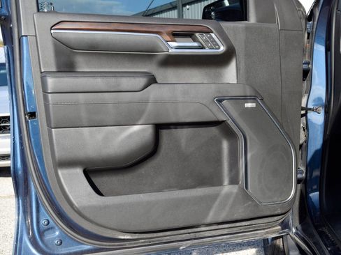 Used 2022 GMC Sierra 1500 SLT w/ SLT Convenience Package image 19