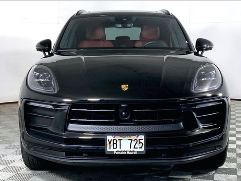 Certified 2026 Porsche Macan AWD/4WD image 6
