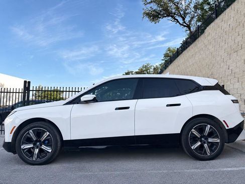 Certified 2023 BMW iX xDrive50 w/ Sport Package AWD/4WD image 4