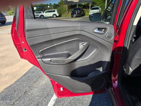 Used 2019 Ford Escape Titanium FWD image 15